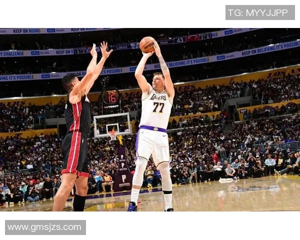 3连胜西部第三!无詹湖人为何还这么猛?14+13+9,3870万签约太赚